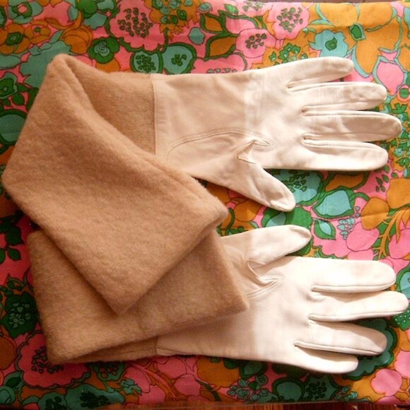 Nathan Baume Wool and Boucle Silk Leather Gloves Kangol Hat and Mink Brooch Lot - Picture 7 of 16